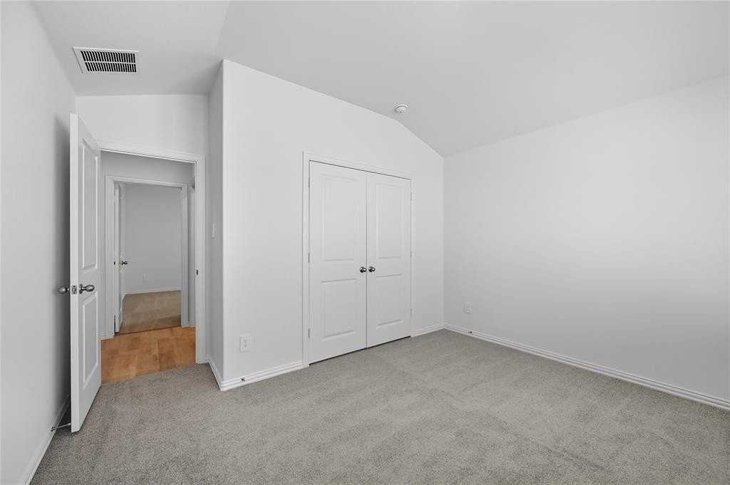 6645 Valley Lake Ln - Photo 6 of 17