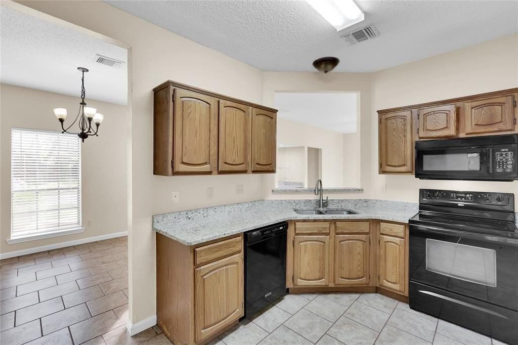 4325 Harvest Hill Rd - Photo 6 of 23