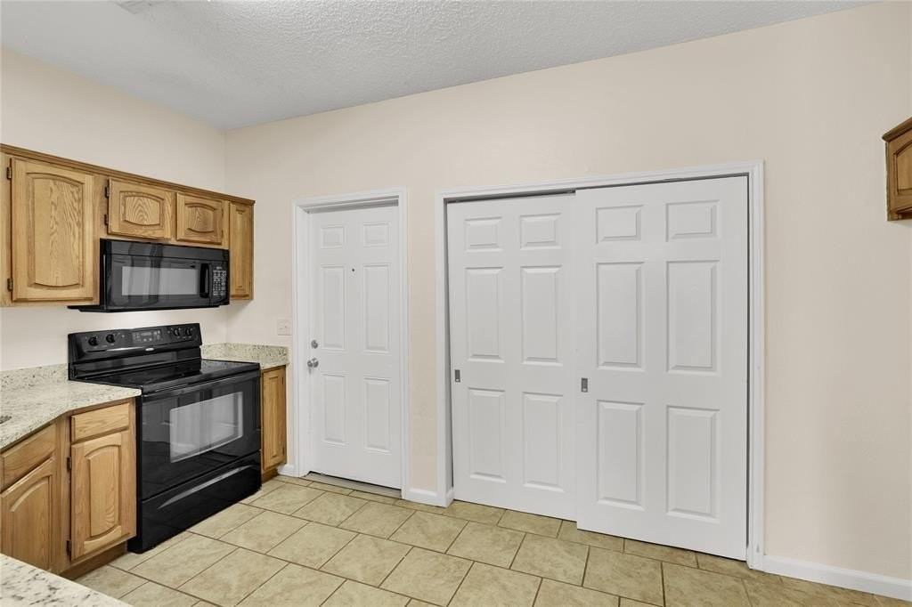 4325 Harvest Hill Rd - Photo 7 of 23