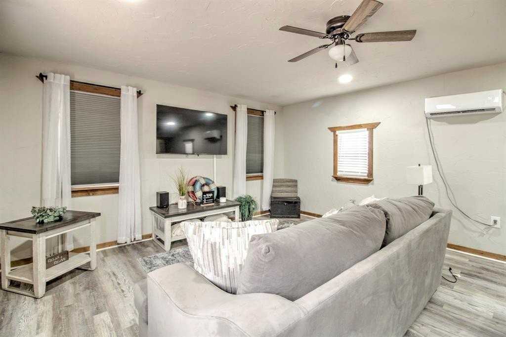 179 Oak St - Photo 6 of 22