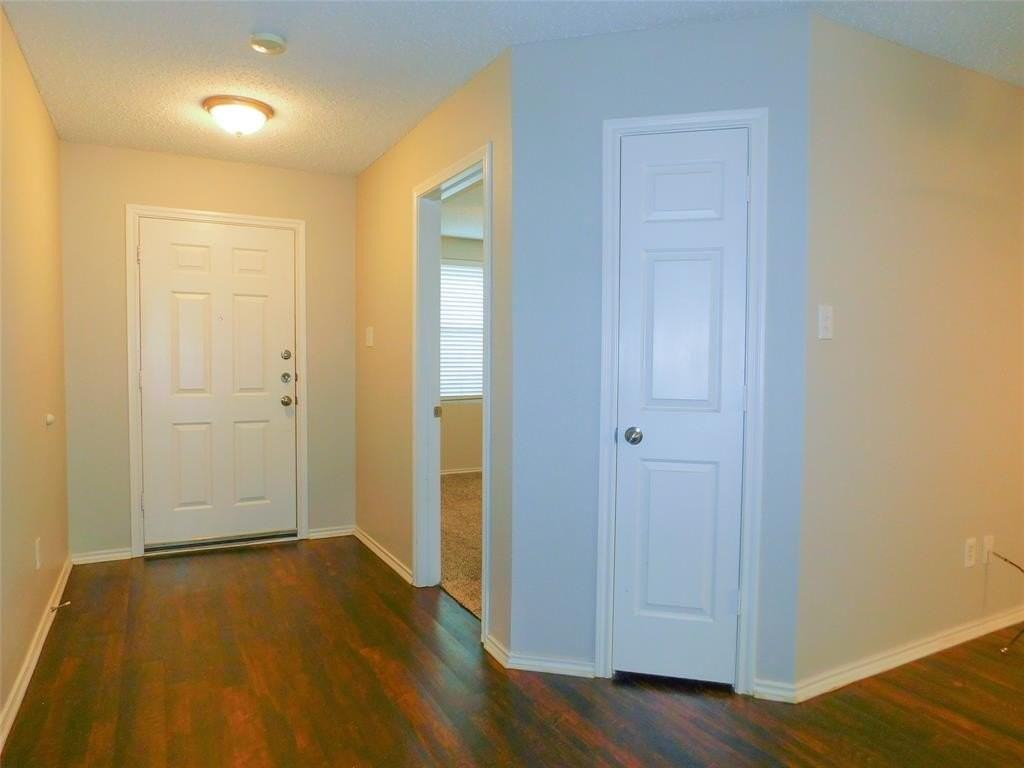 5901 Thoroughbred Trl - Photo 4 of 26