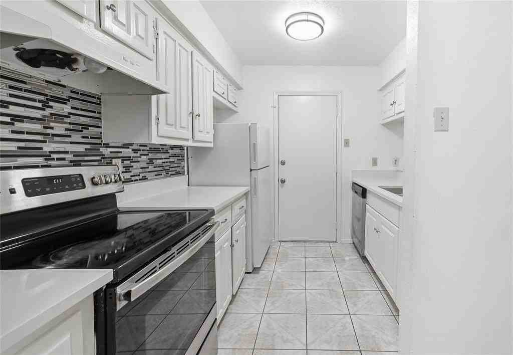 334 Valley Park Dr - Photo 2 of 37