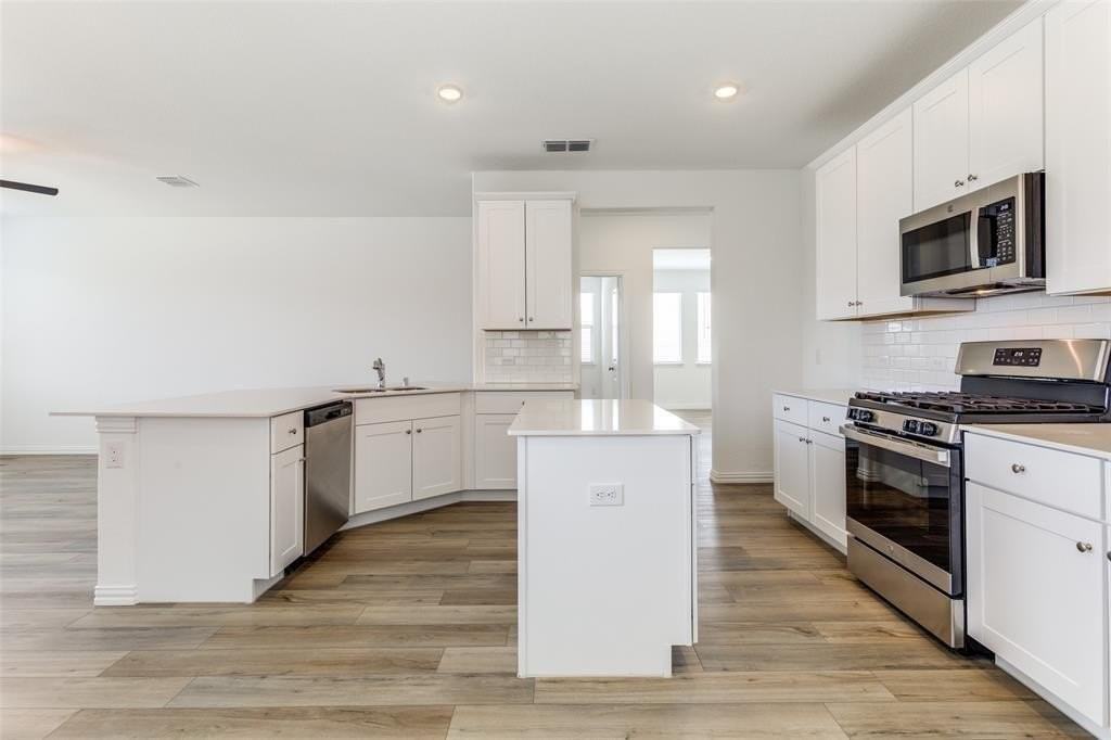 1213 Blue Spring Dr - Photo 2 of 12