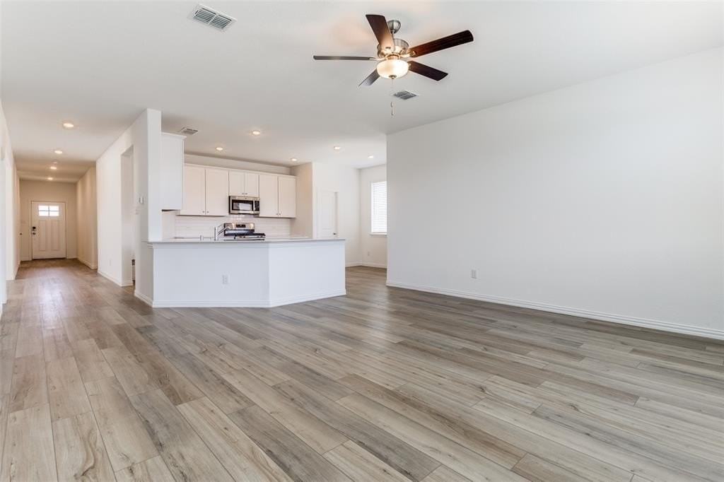 1213 Blue Spring Dr - Photo 4 of 12