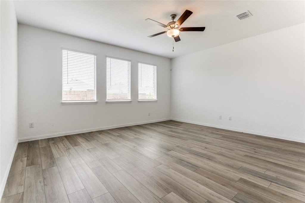 1213 Blue Spring Dr - Photo 5 of 12