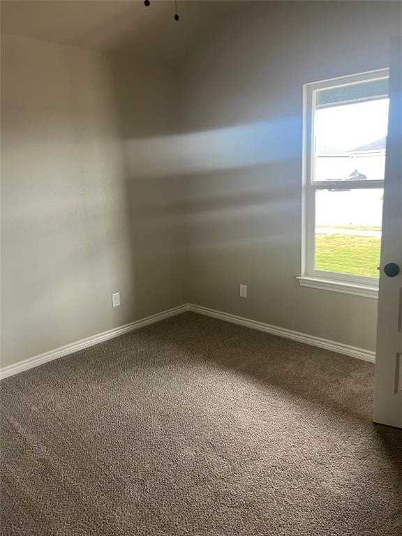 172 Showdown Rd - Photo 3 of 19