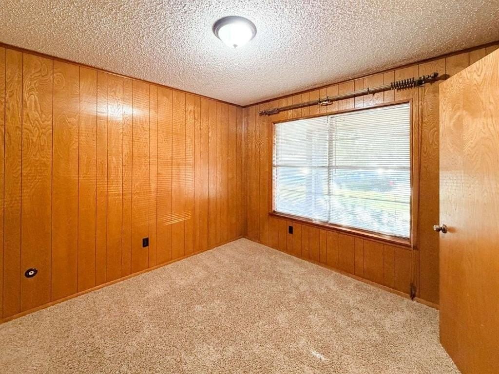 3708 Holland Dr - Photo 6 of 33