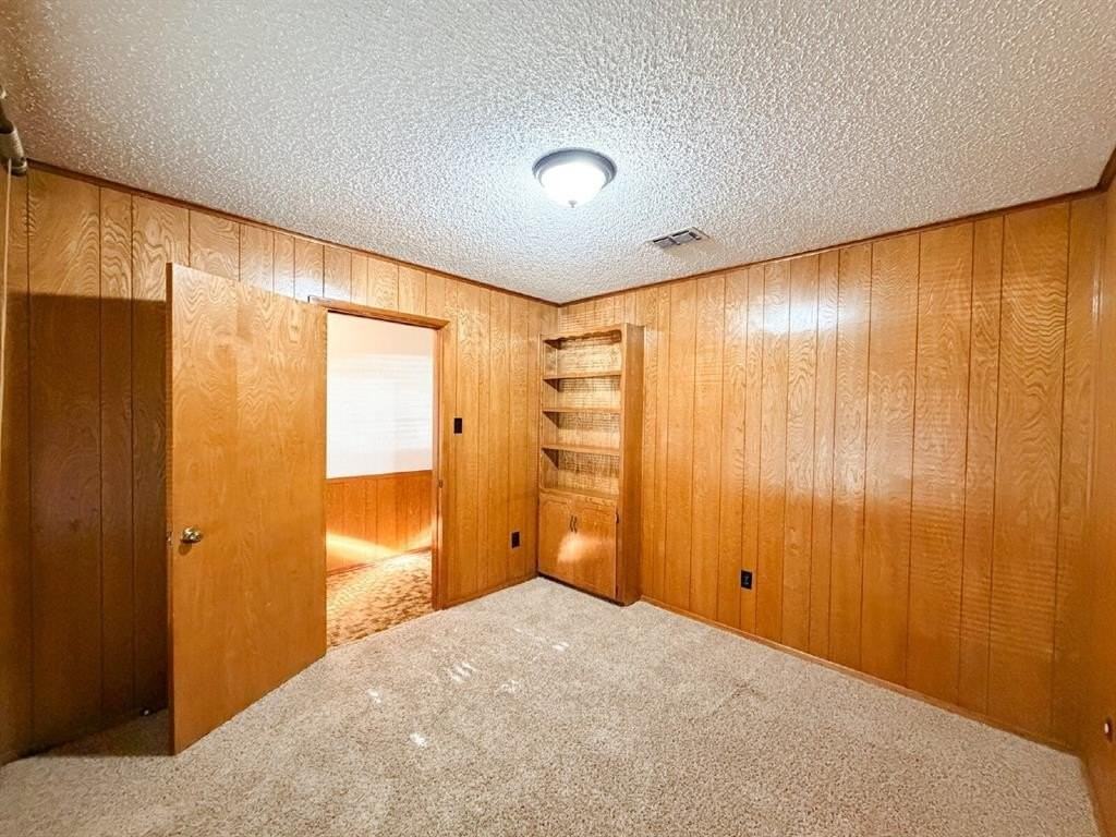 3708 Holland Dr - Photo 7 of 33