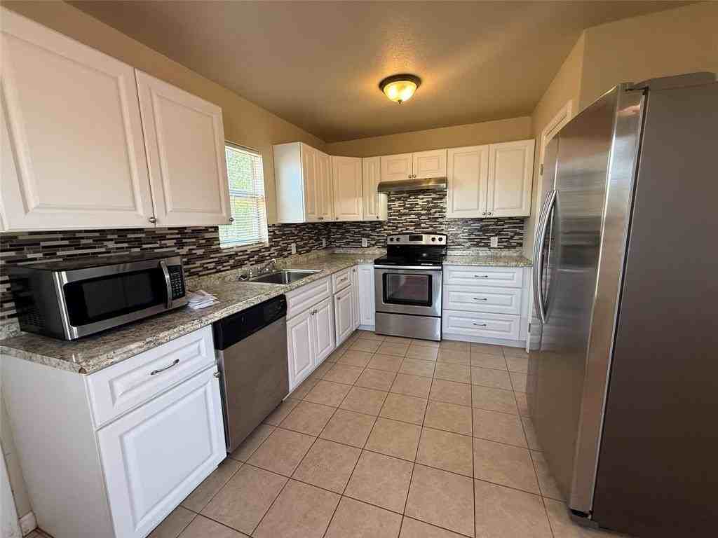 733 S Crockett Dr - Photo 7 of 18