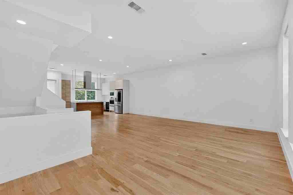 4920 Lexington Ct - Photo 6 of 36