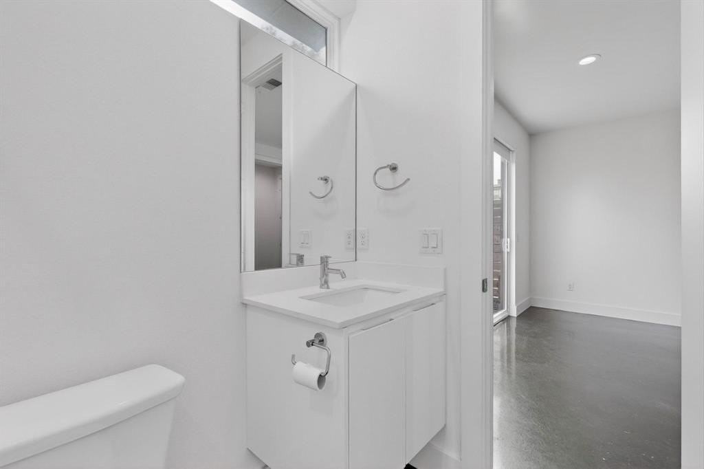 4920 Lexington Ct - Photo 7 of 36