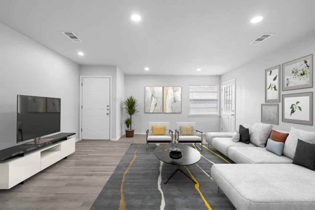 726 Skyline Dr - Photo 3 of 14