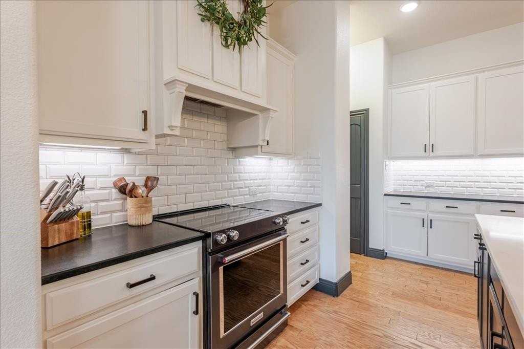 560 Inwood St - Photo 7 of 21