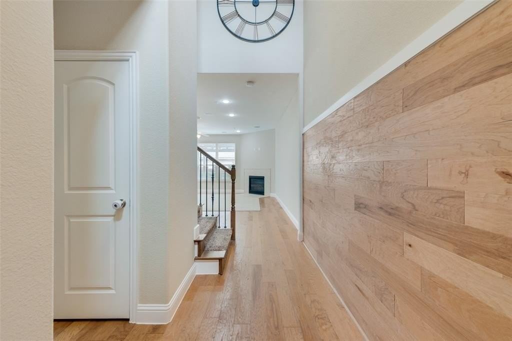 2629 Chambers Dr - Photo 4 of 24