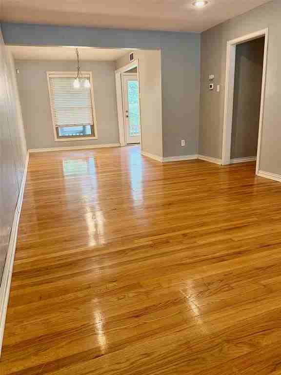 209 S Lindale Ln - Photo 3 of 24