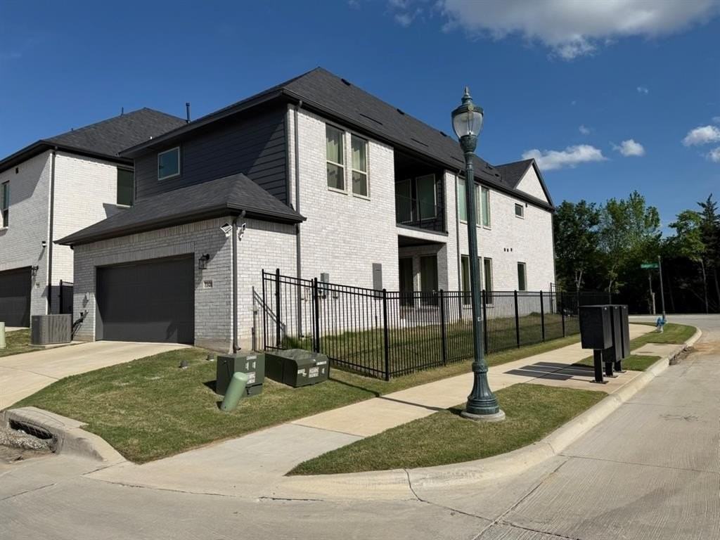 7328 Endeavor Ln - Photo 4 of 28