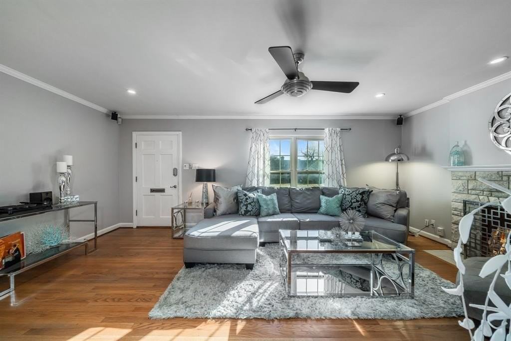 6455 Sondra Dr - Photo 2 of 20