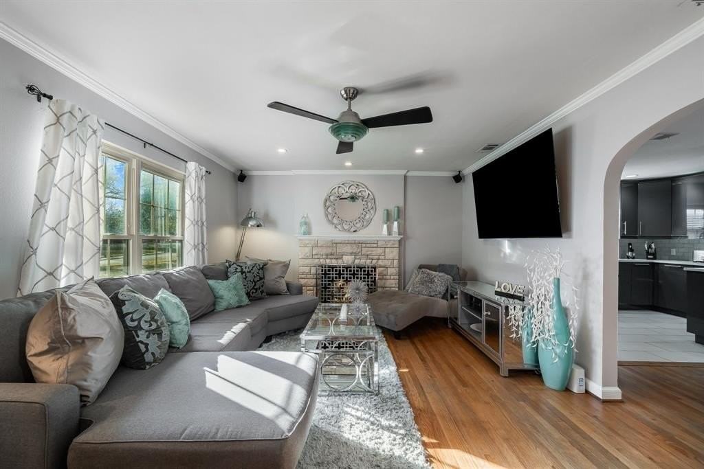 6455 Sondra Dr - Photo 4 of 20