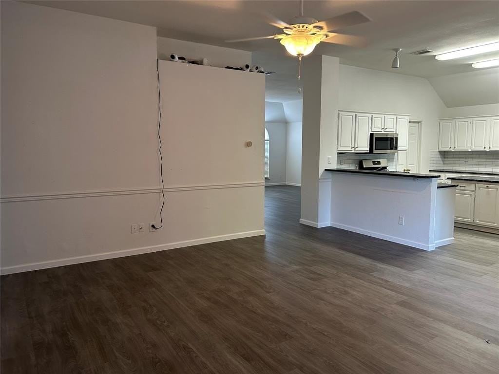 1733 Sheffield Dr - Photo 4 of 20