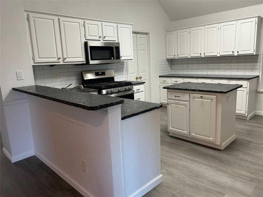 1733 Sheffield Dr - Photo 6 of 20