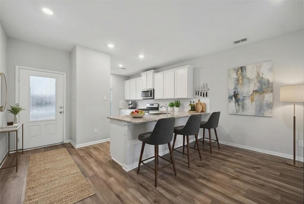 2105 Rougle Ct - Photo 4 of 37