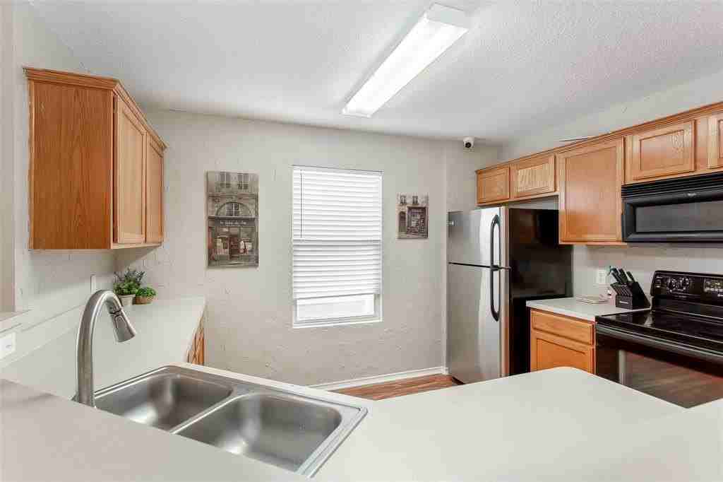 9913 Thomas Jefferson Dr - Photo 3 of 20