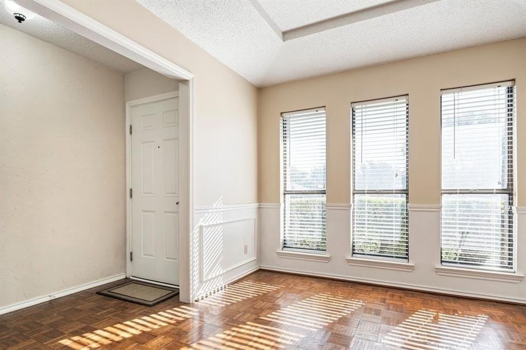 339 Aspenway Dr - Photo 4 of 38