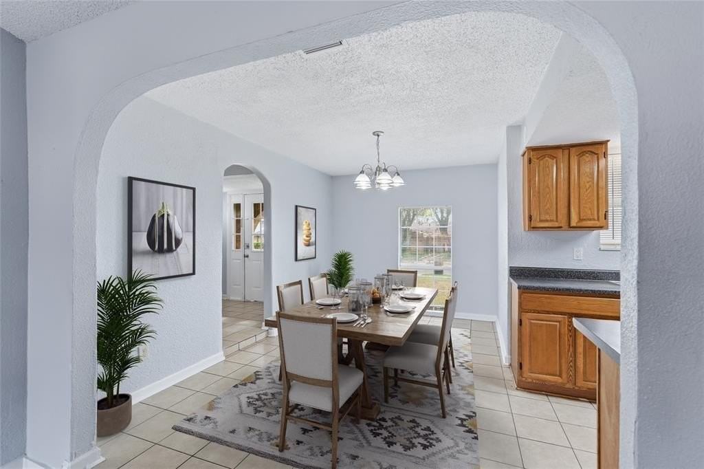 5209 Daytona Dr - Photo 3 of 36