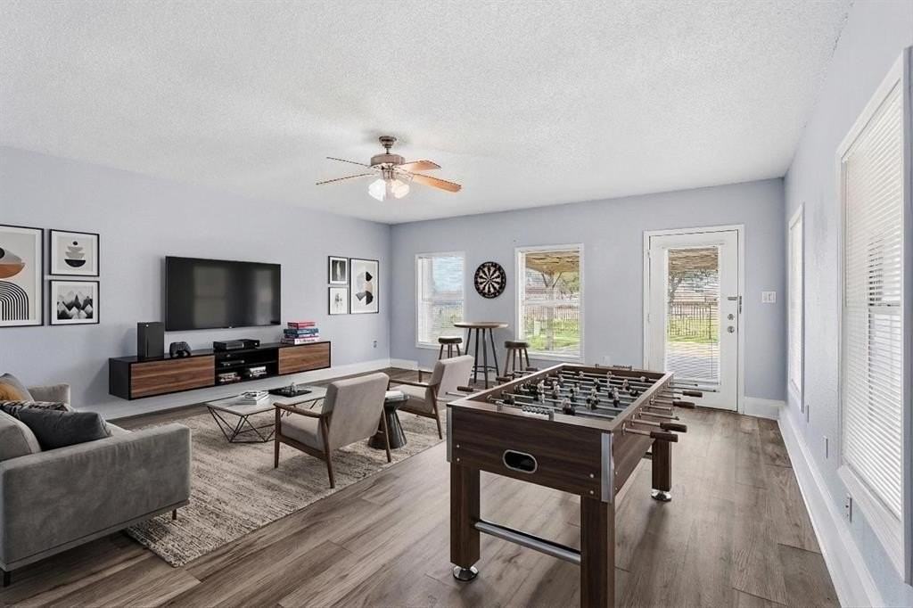 5209 Daytona Dr - Photo 4 of 36