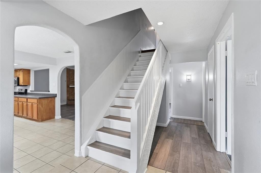 5209 Daytona Dr - Photo 6 of 36