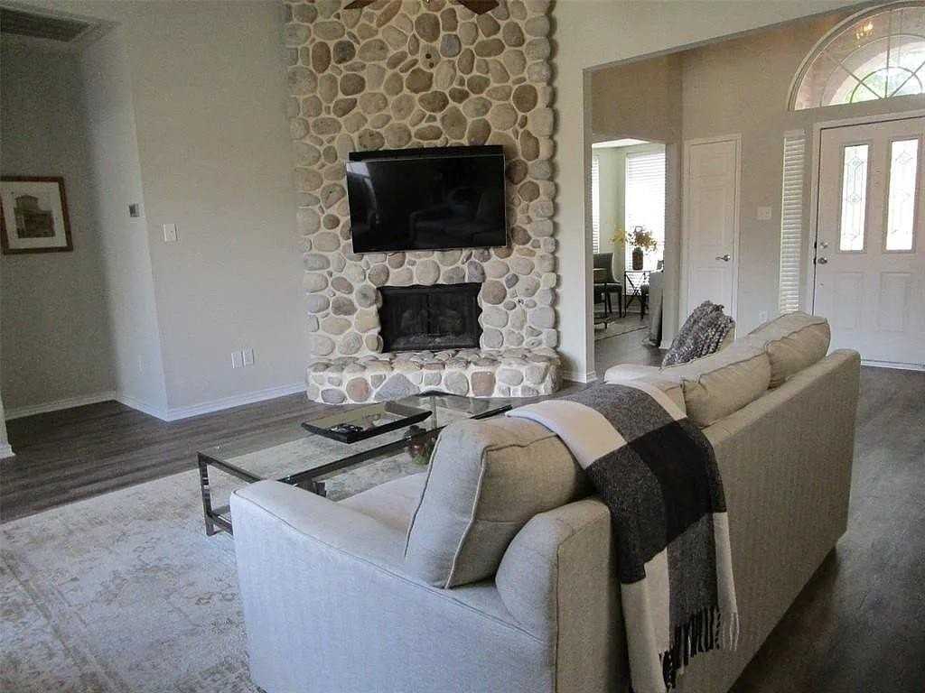 5815 Willow Wood Ln - Photo 2 of 28