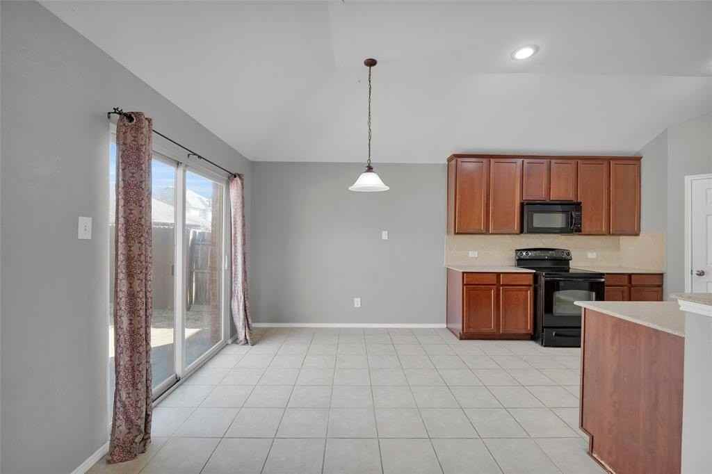 440 Lead Creek Dr - Photo 7 of 26