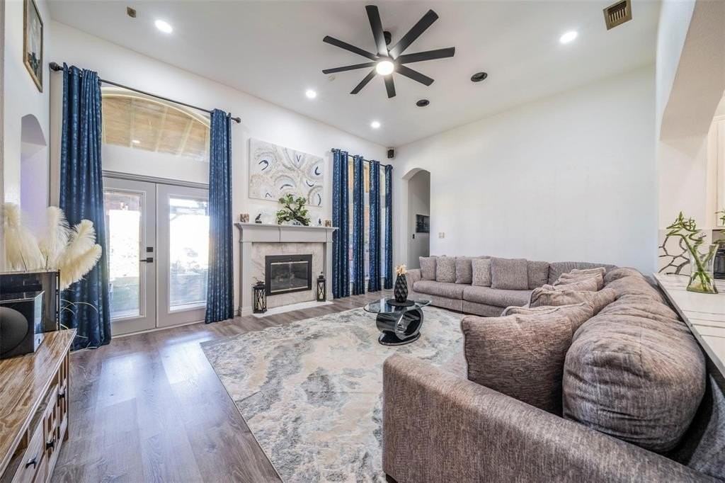 508 Audubon Dr - Photo 2 of 15