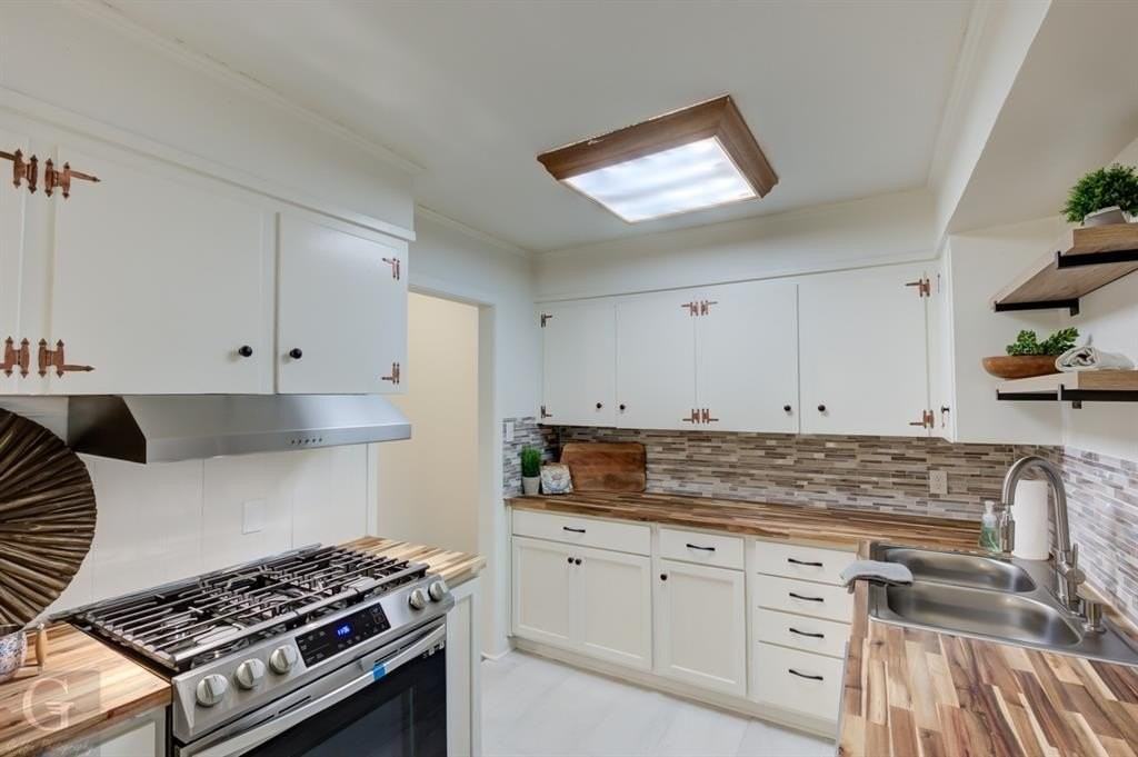 9478 Poinsetta Dr - Photo 2 of 24