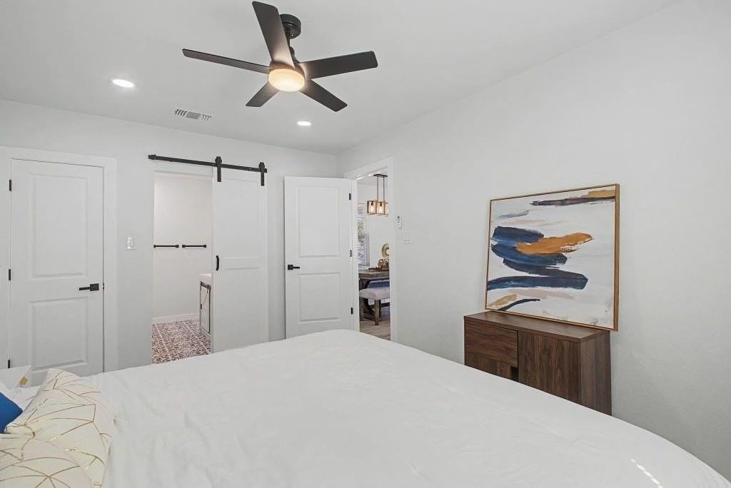 506 Laguna Dr - Photo 2 of 26