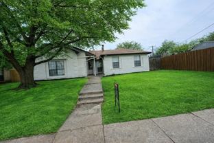 3042 Navarro Ln - Photo 1 of 1