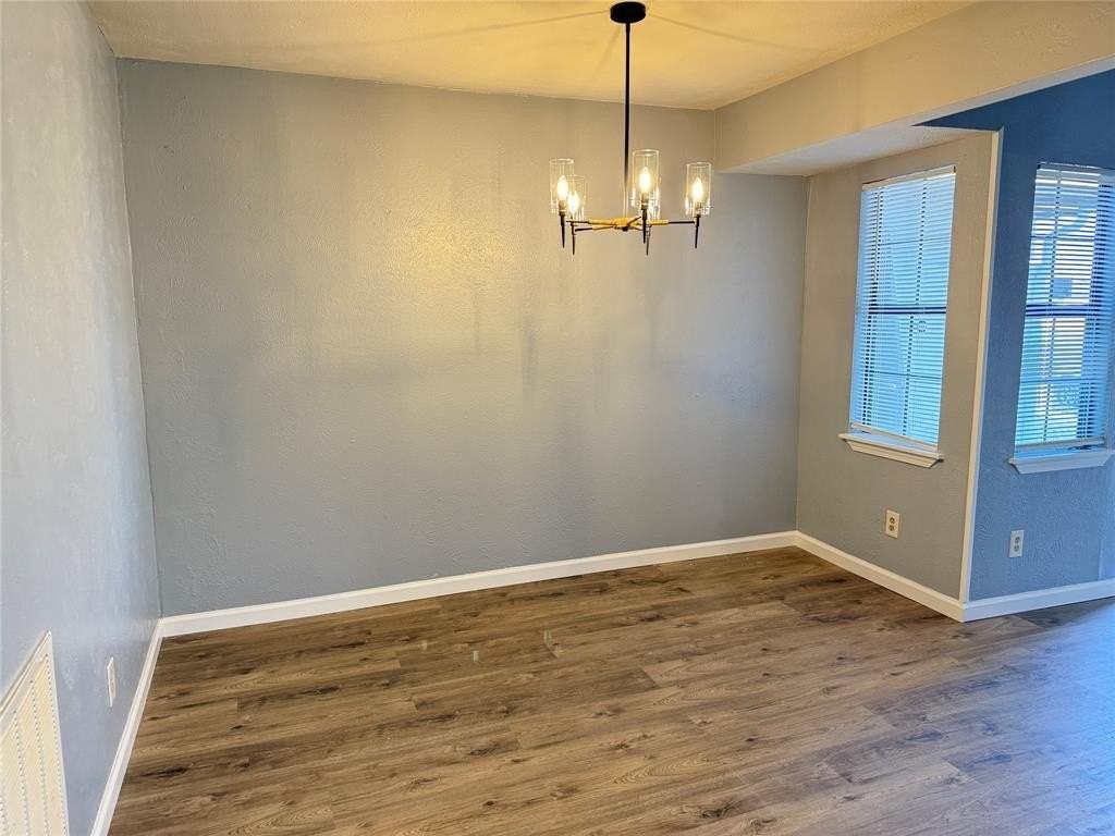 3042 Navarro Ln - Photo 7 of 17