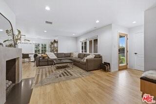 5208 Woodman Ave - Photo 3 of 8