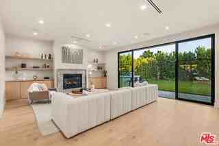 11748 La Maida St - Photo 3 of 8