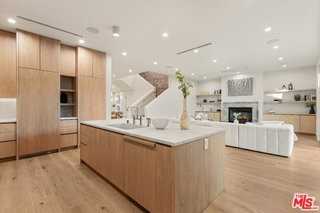 11748 La Maida St - Photo 7 of 8