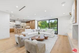 16643 Addison St - Photo 7 of 8