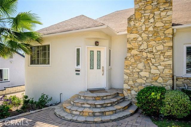 1635 Grandview Ave - Photo 2 of 8