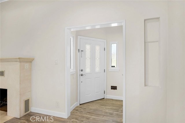 1635 Grandview Ave - Photo 3 of 8