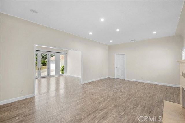 1635 Grandview Ave - Photo 5 of 8