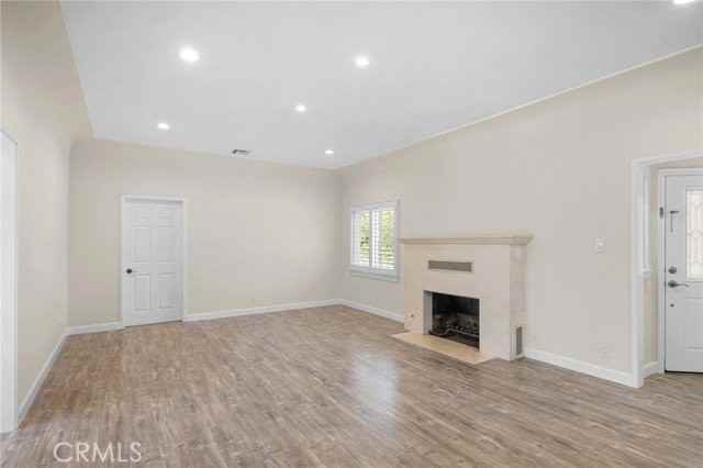 1635 Grandview Ave - Photo 6 of 8