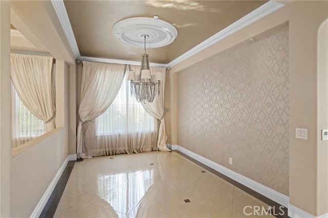 7370 Chantilly Ln - Photo 7 of 8