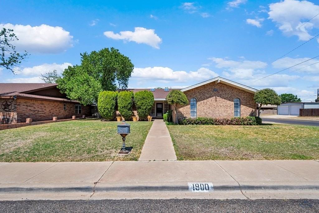 1800 W 23rd St - Photo 4 of 40