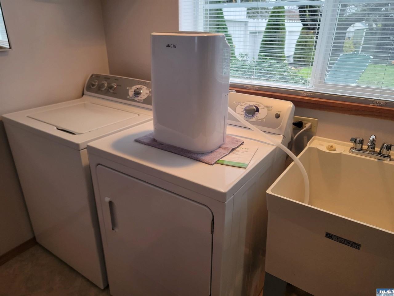 E 6th Ave - Photo 5 of 11