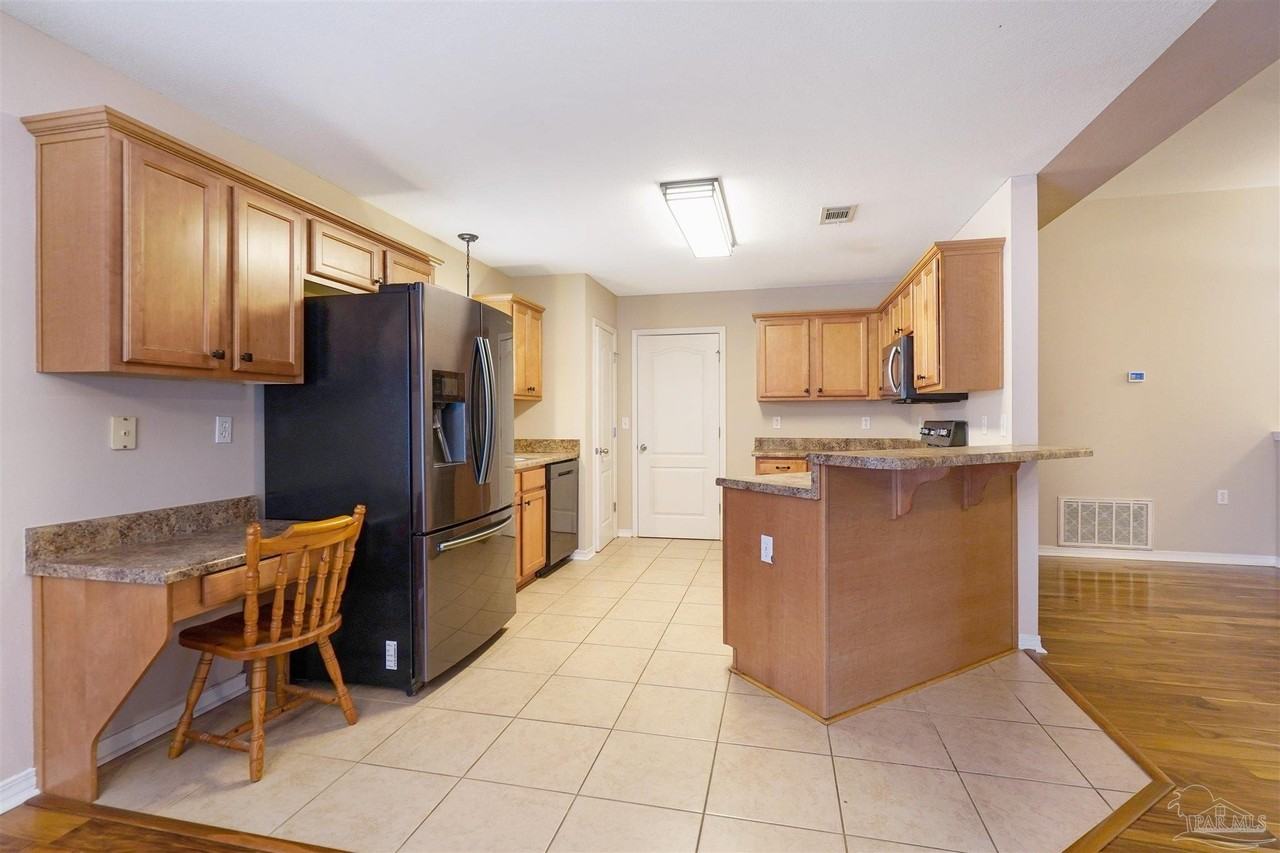 8932 Abbington Dr - Photo 6 of 18