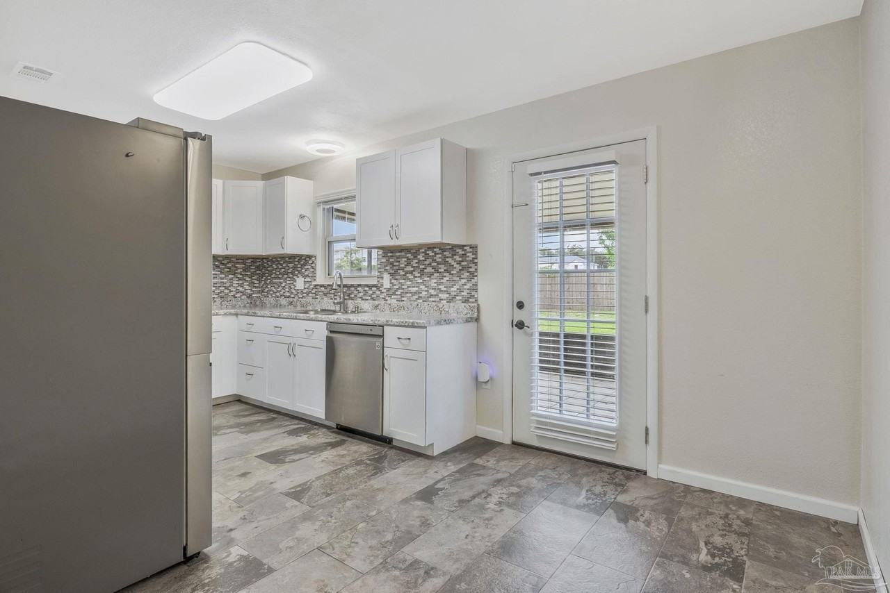 2325 Merle Cir - Photo 6 of 50